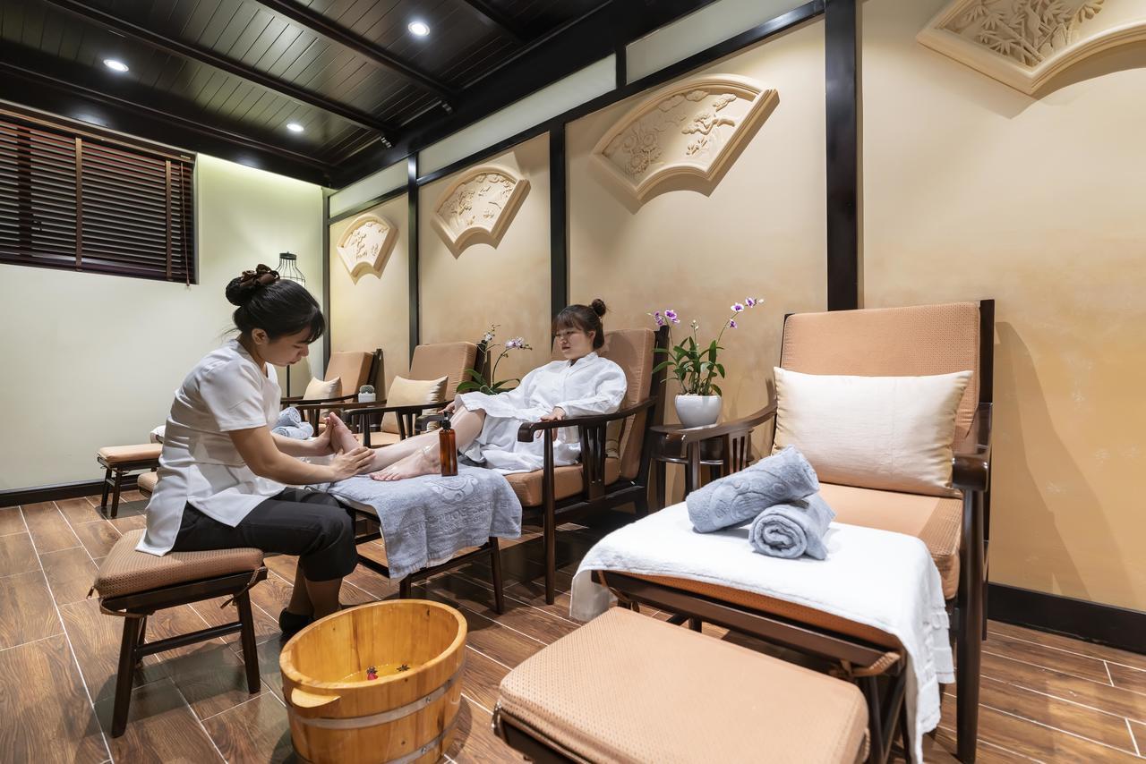Little Riverside Hoi An . A Luxury Hotel & Spa Dış mekan fotoğraf Thai foot massage