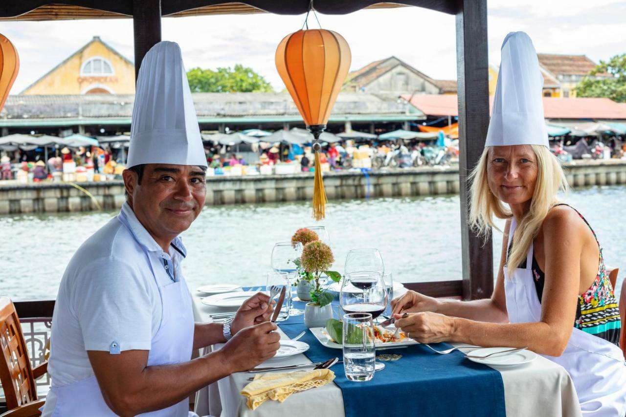 Little Riverside Hoi An . A Luxury Hotel & Spa Dış mekan fotoğraf A floating restaurant in Vietnam
